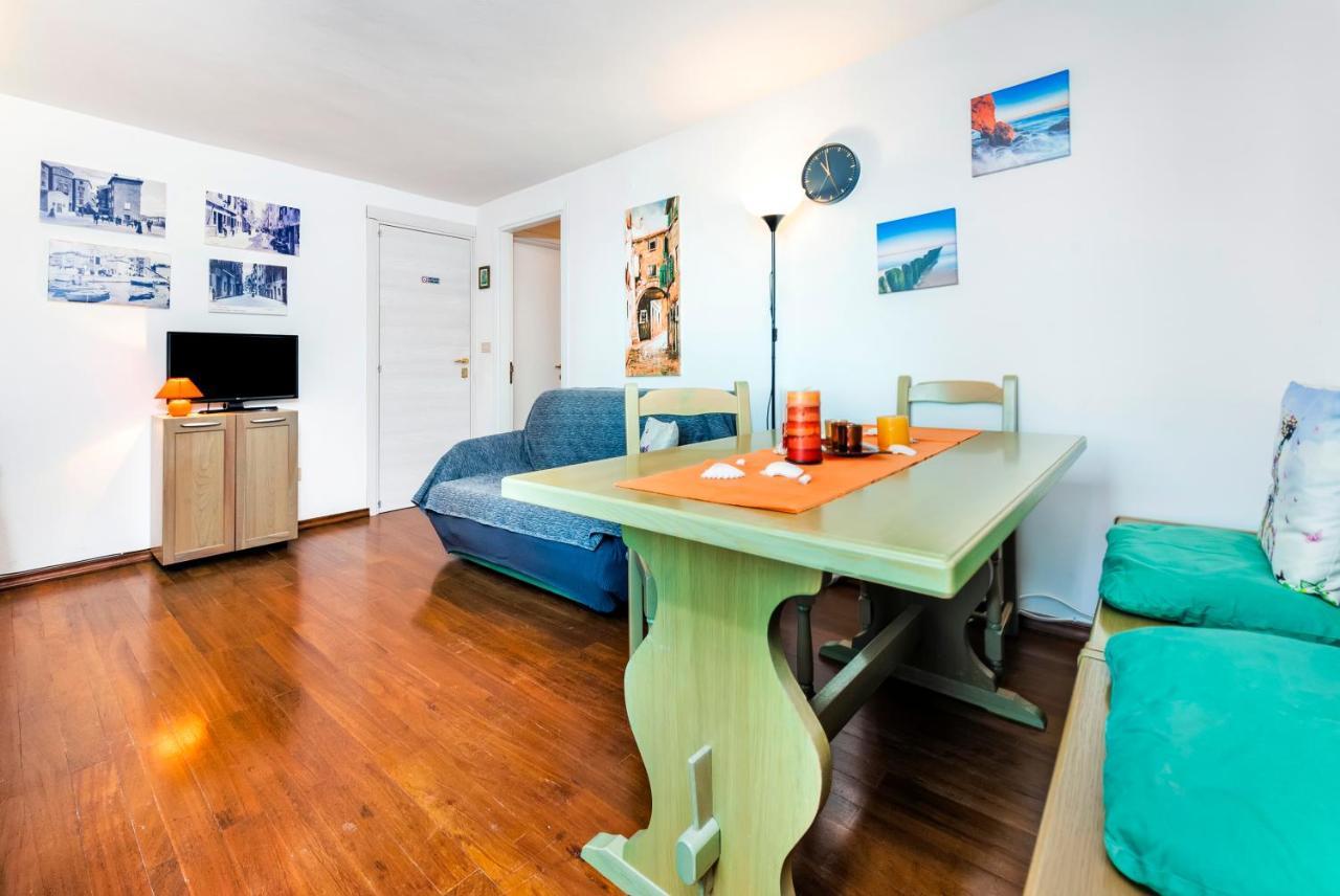 Havana - Apartment With Sea View Rovinj Exterior photo
